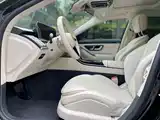Photo 8 - Mercedes-Benz S-Class