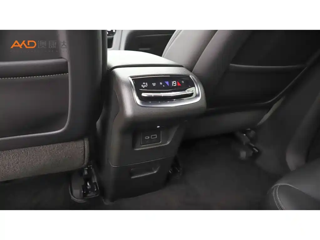 Cadillac XT6 2024 2022 2.0T 6-Seater 4WD Luxury Edition