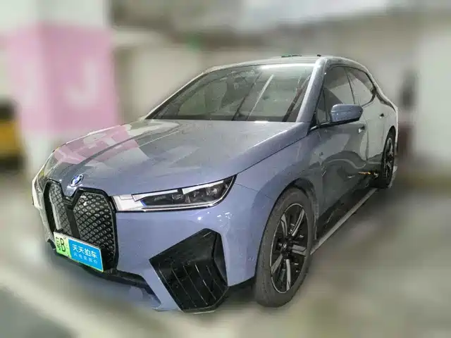BMW iX 2022 xDrive40 — фото 1