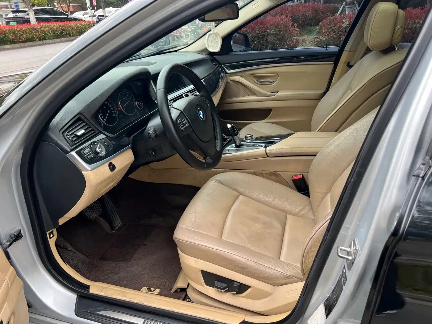BMW 5 Series 2012 520Li Elegance фото 9