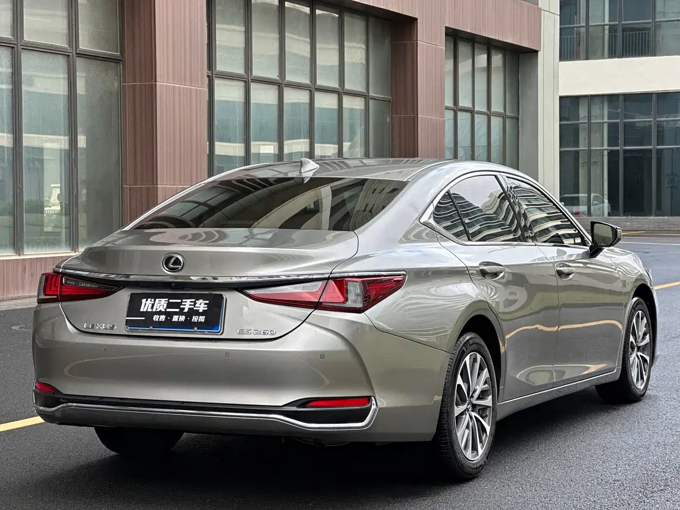 Lexus ES 2023 260 Excellence фото 7
