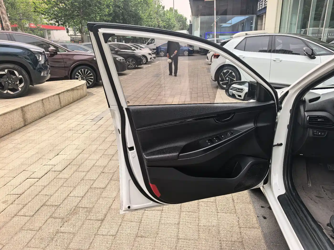 Hyundai Elantra 2018 1.6L Automatic Pleasing Edition GL China VI фото 5