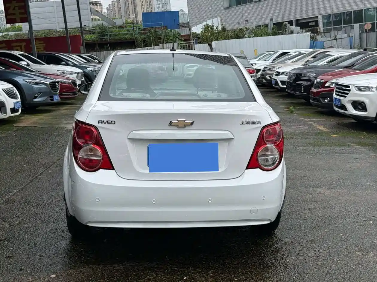 Chevrolet Aveo 2014 2011 Sedan 1.4L MT SE
