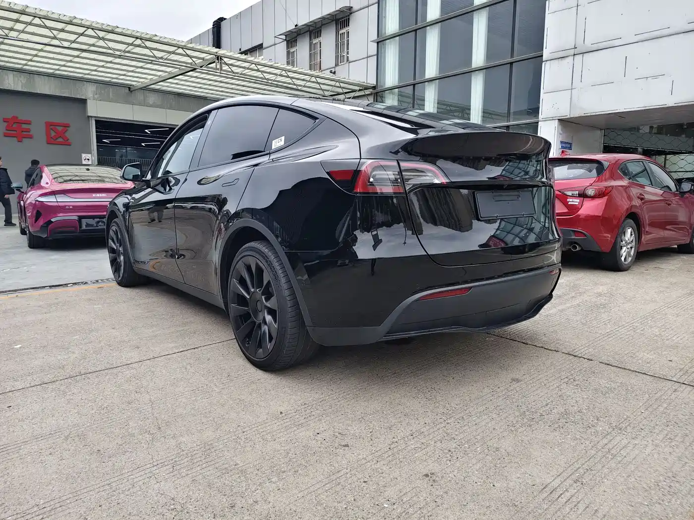 TESLA MODEL Y