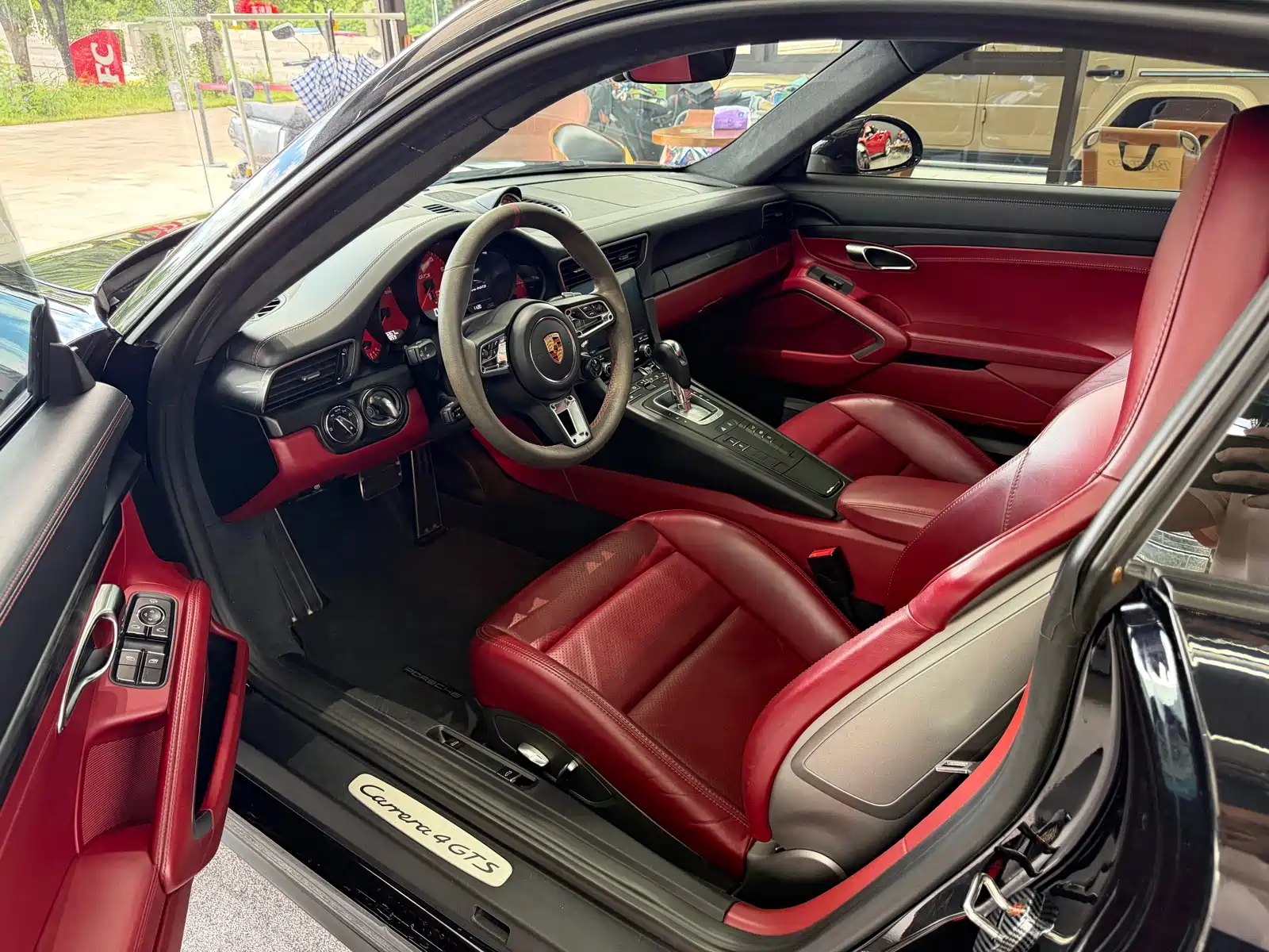 Photo 10 - Porsche 911