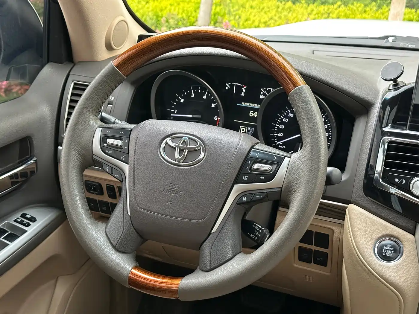 Toyota Land Cruiser 2012 4.6L Automatic VX-R фото 16