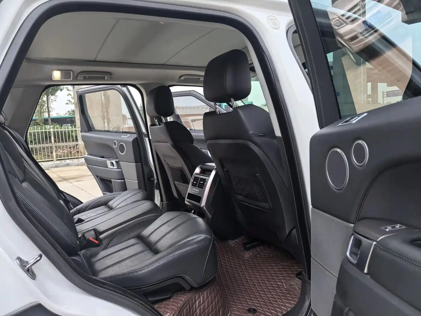 Land Rover Range Rover Sport 2016 Model 3.0 SDV6 HSE DYNAMIC фото 10