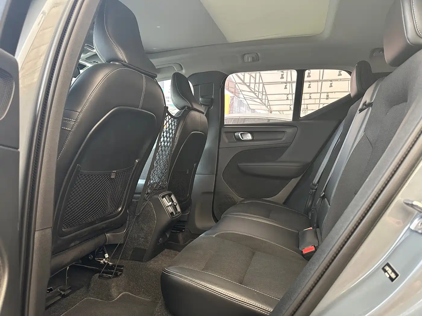 Фото 10 - Volvo XC40