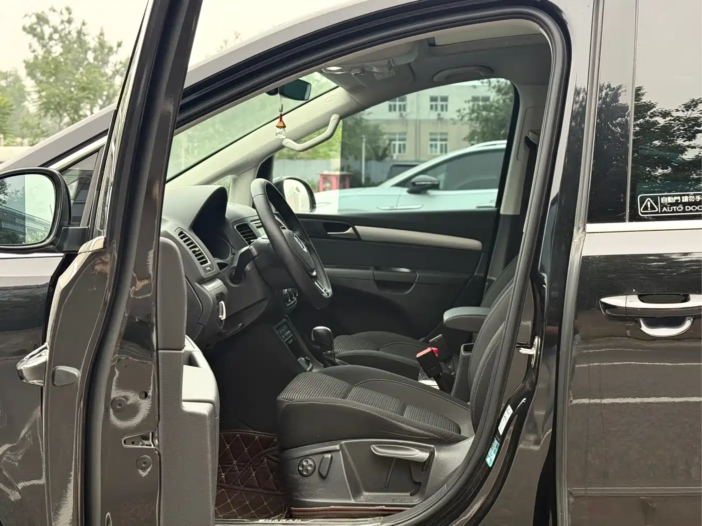 Volkswagen Sharan 2018 380TSI Comfort 6-Seater фото 7