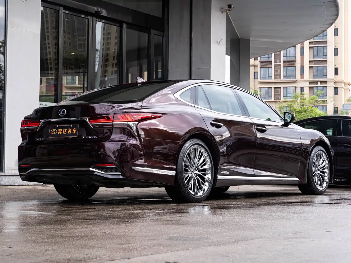 Lexus LS 2018 500h Executive Edition China V фото 3