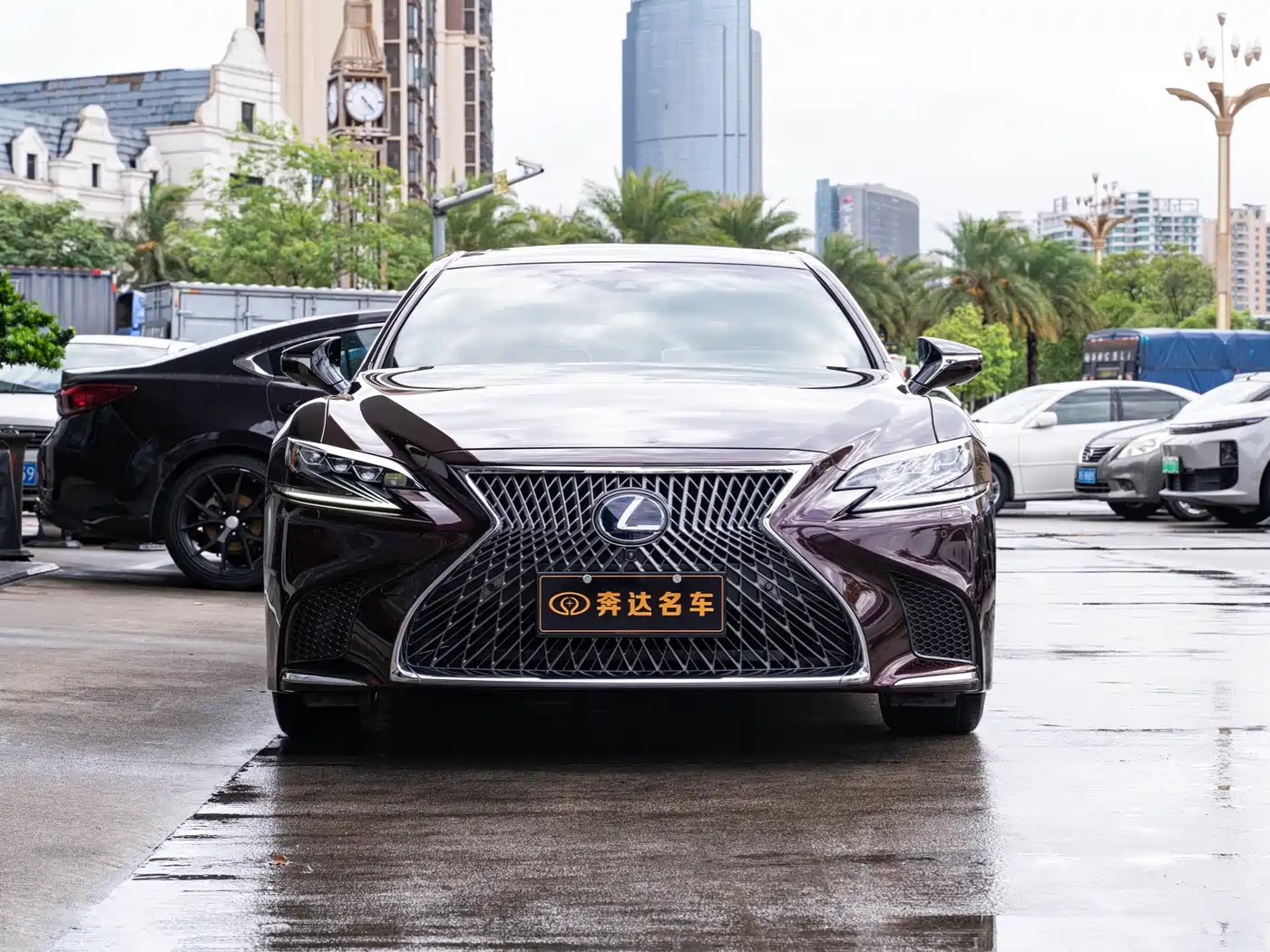Lexus LS 2018 500h Executive Edition China V фото 2