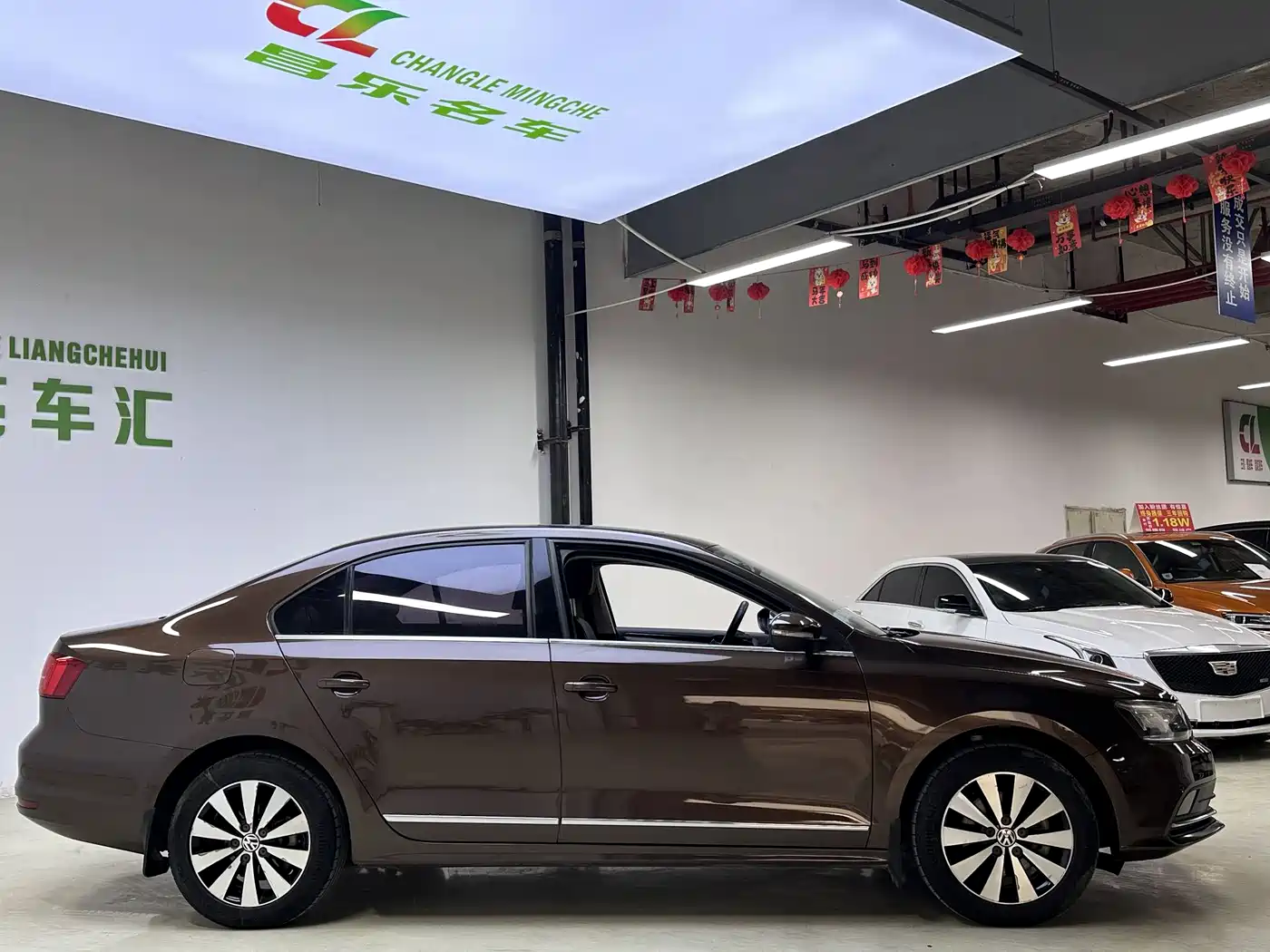 Volkswagen Sagitar 2017 230TSI Automatic Comfort фото 3