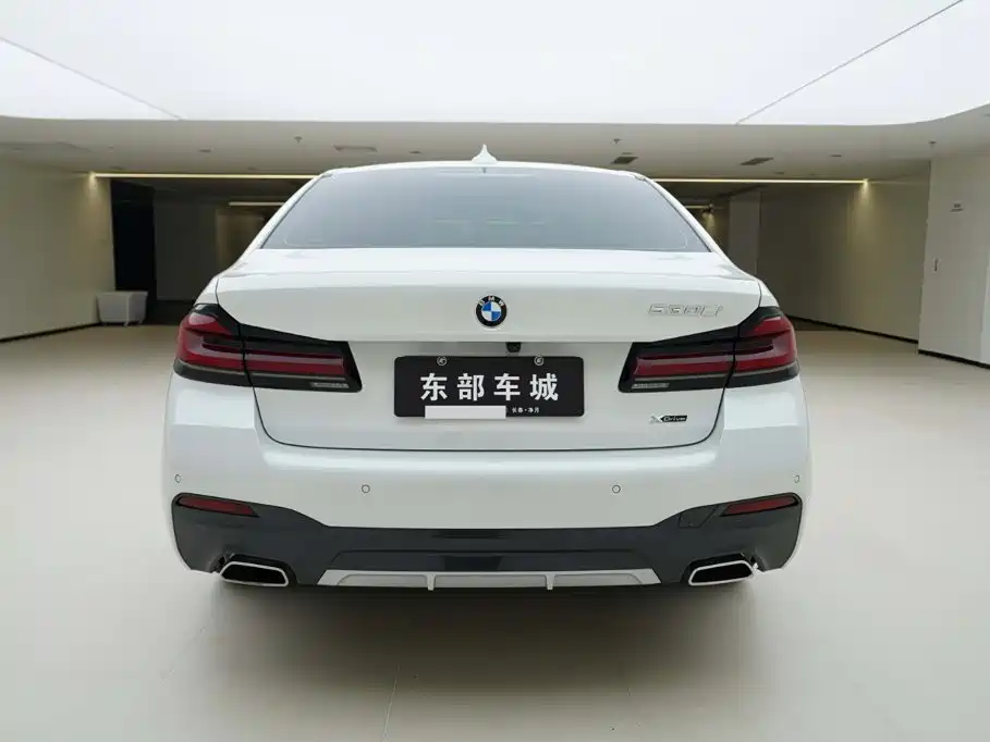 Photo 6 - BMW 5 Series