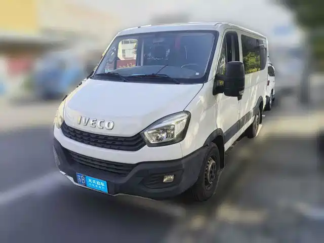 Iveco Daily 2021 2.0T Manual Chaorui Short Wheelbase Low Roof Sliding Door F1A — фото 1