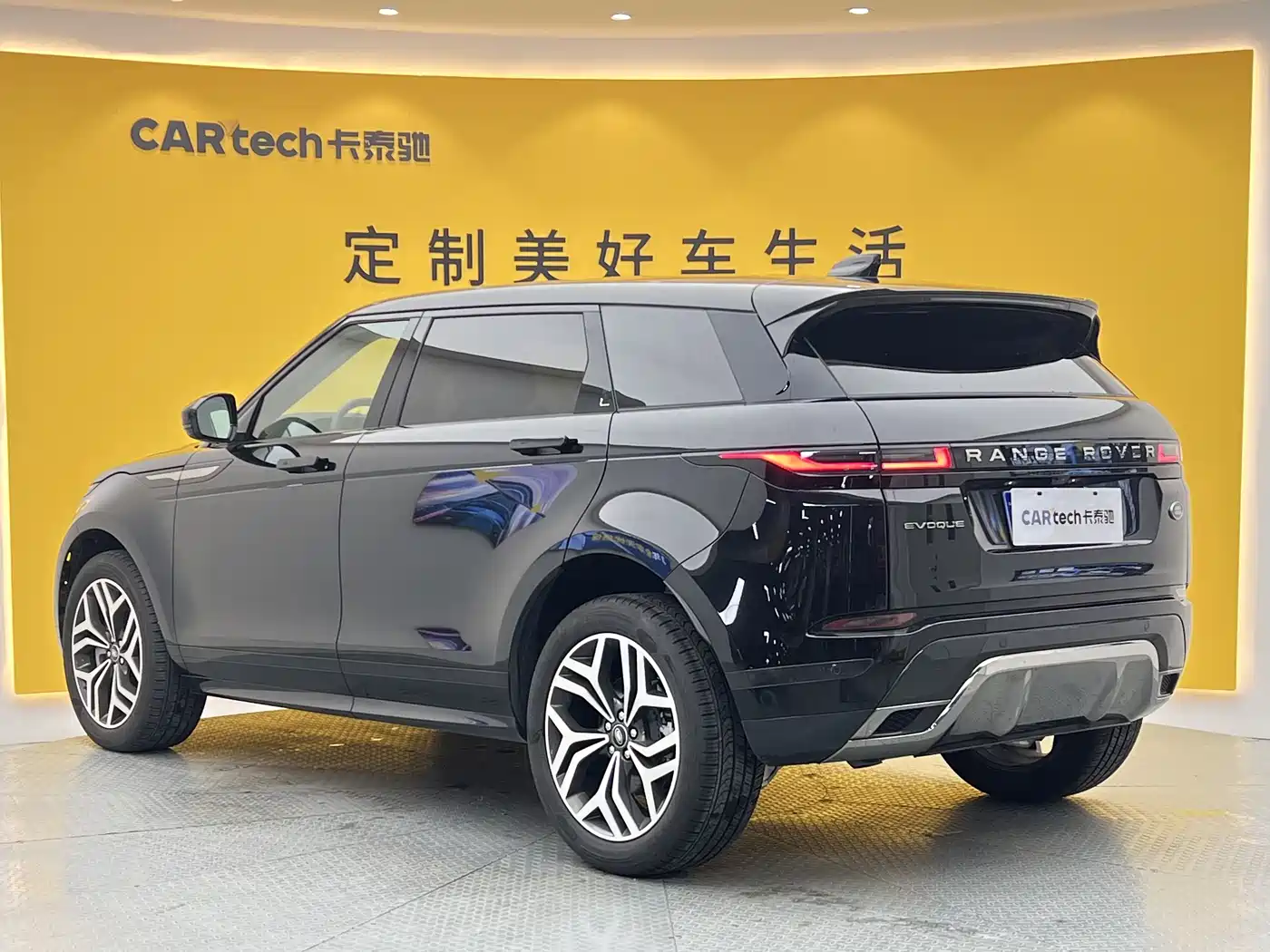 Land Rover Range Rover Evoque 2024 Range Rover Evoque L 249PS Light Master Edition фото 29