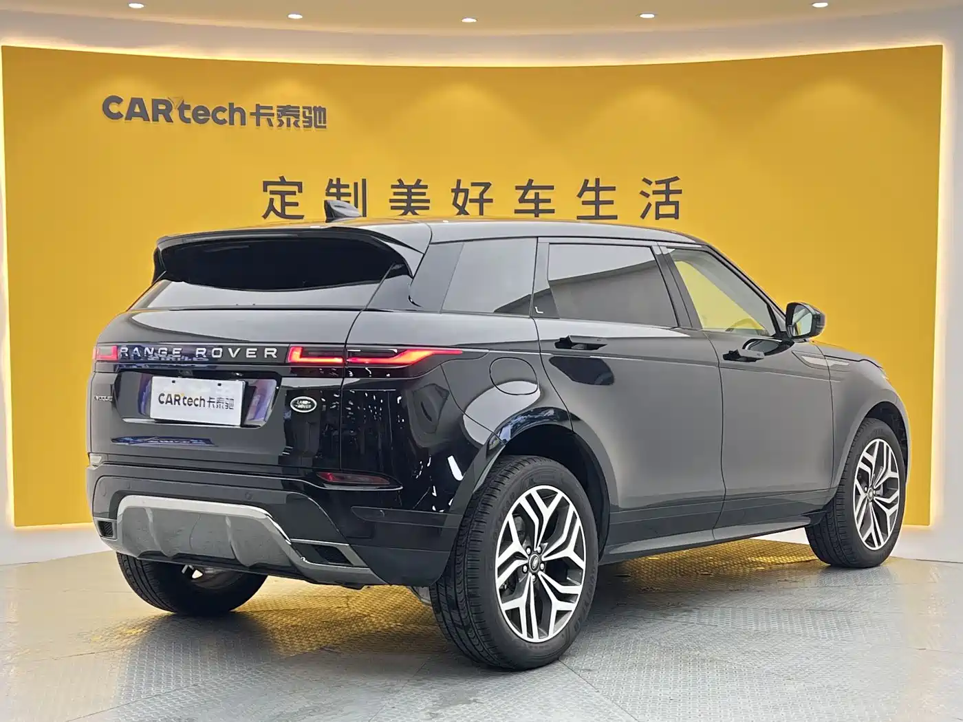 Land Rover Range Rover Evoque 2024 Range Rover Evoque L 249PS Light Master Edition фото 30
