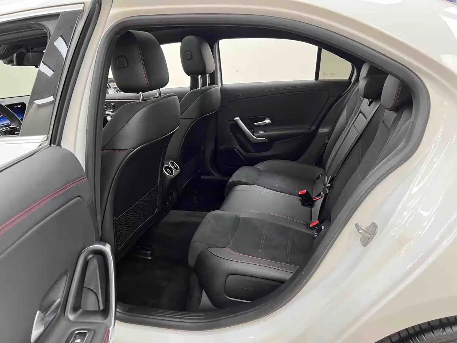 صورة 12 - Mercedes-Benz A-Class