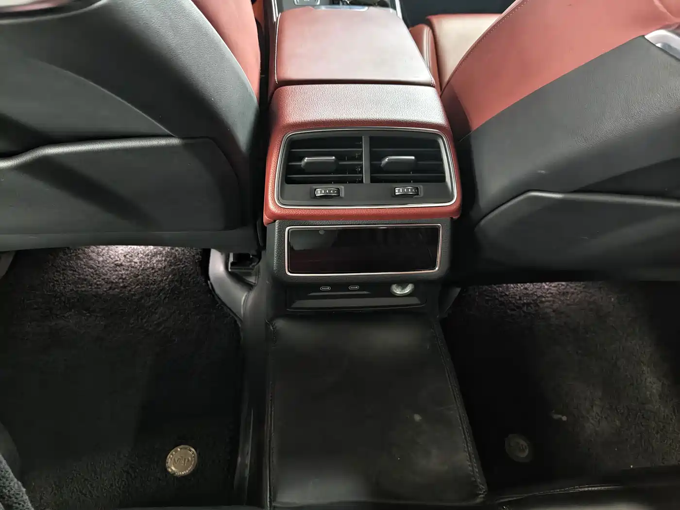 Фото 7 - Audi A7L