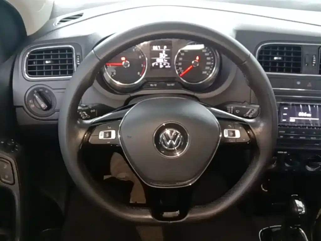 Volkswagen Polo 2016 1.6L Automatic Comfort фото 11