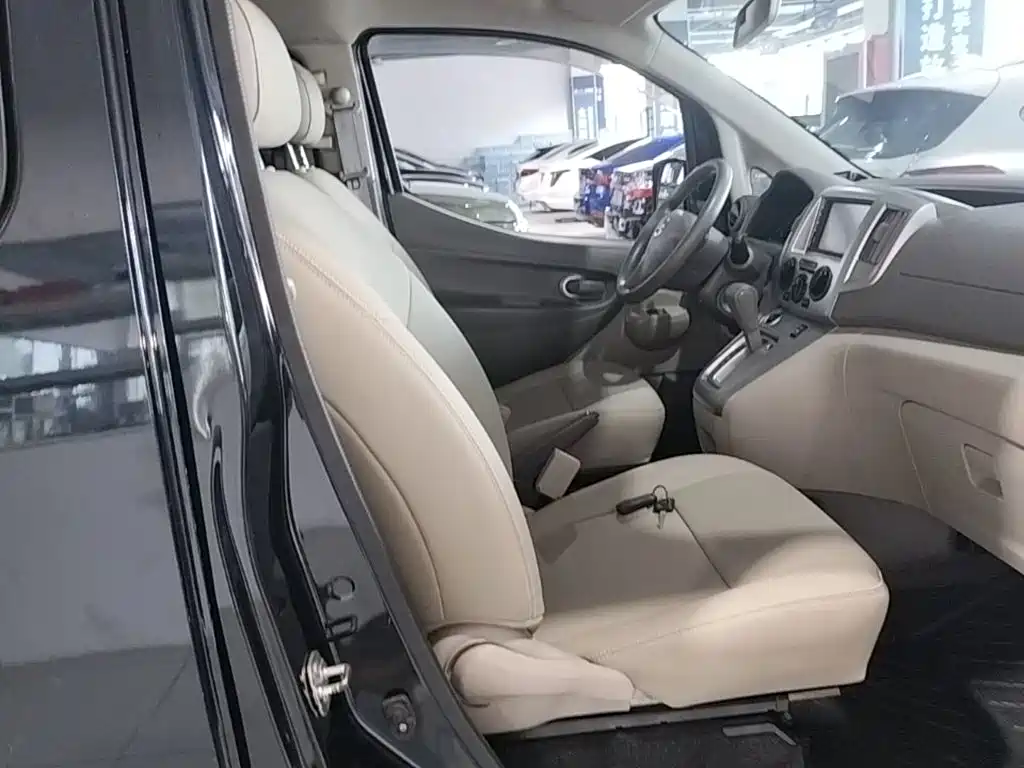 Nissan NV200 2018 2018 1.6L CVT Luxury Model