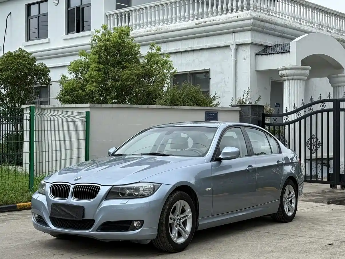 Photo 3 - BMW 3 Series (Import)
