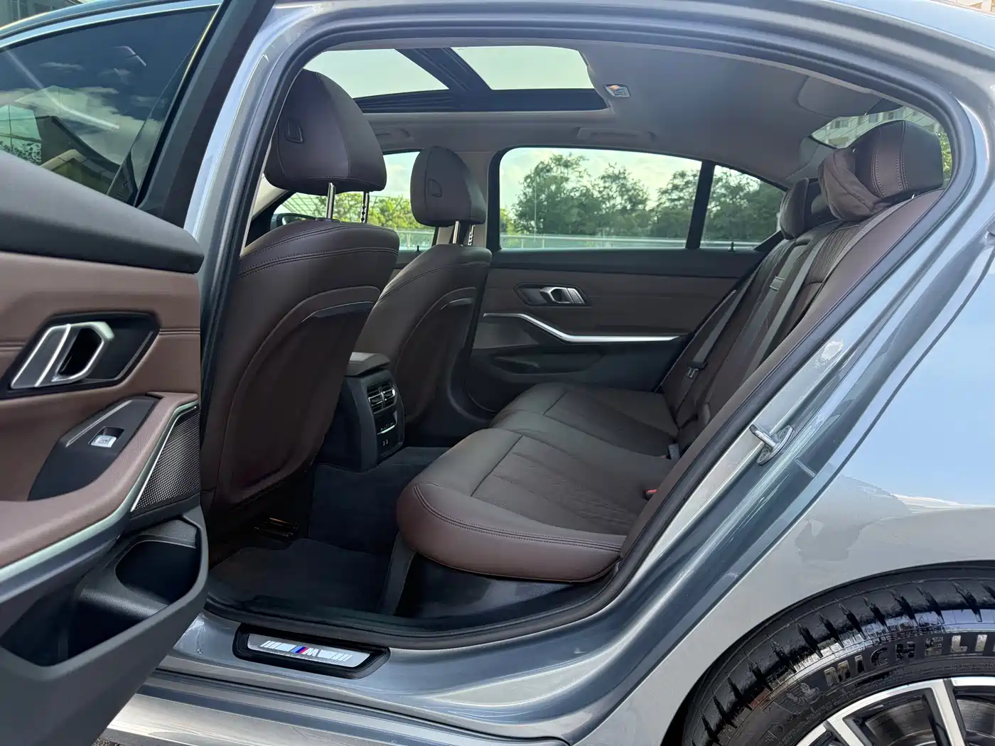 BMW 3 Series 2023 325Li M Sport Package фото 6