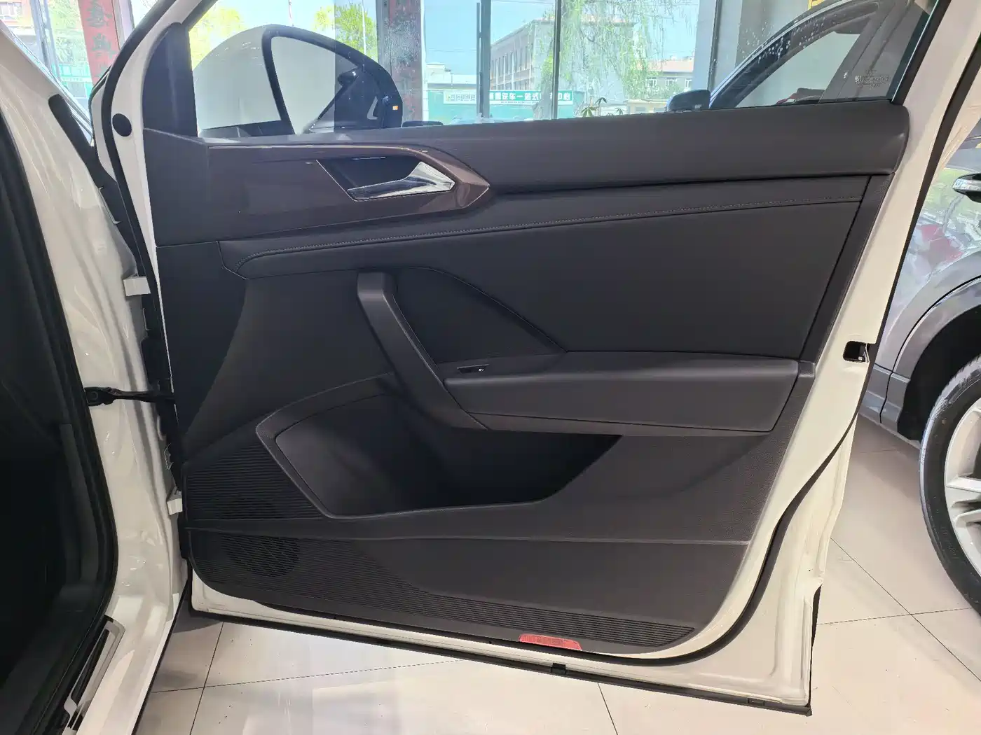 Volkswagen Tharu 2022 280TSI FWD Luxury Edition фото 23