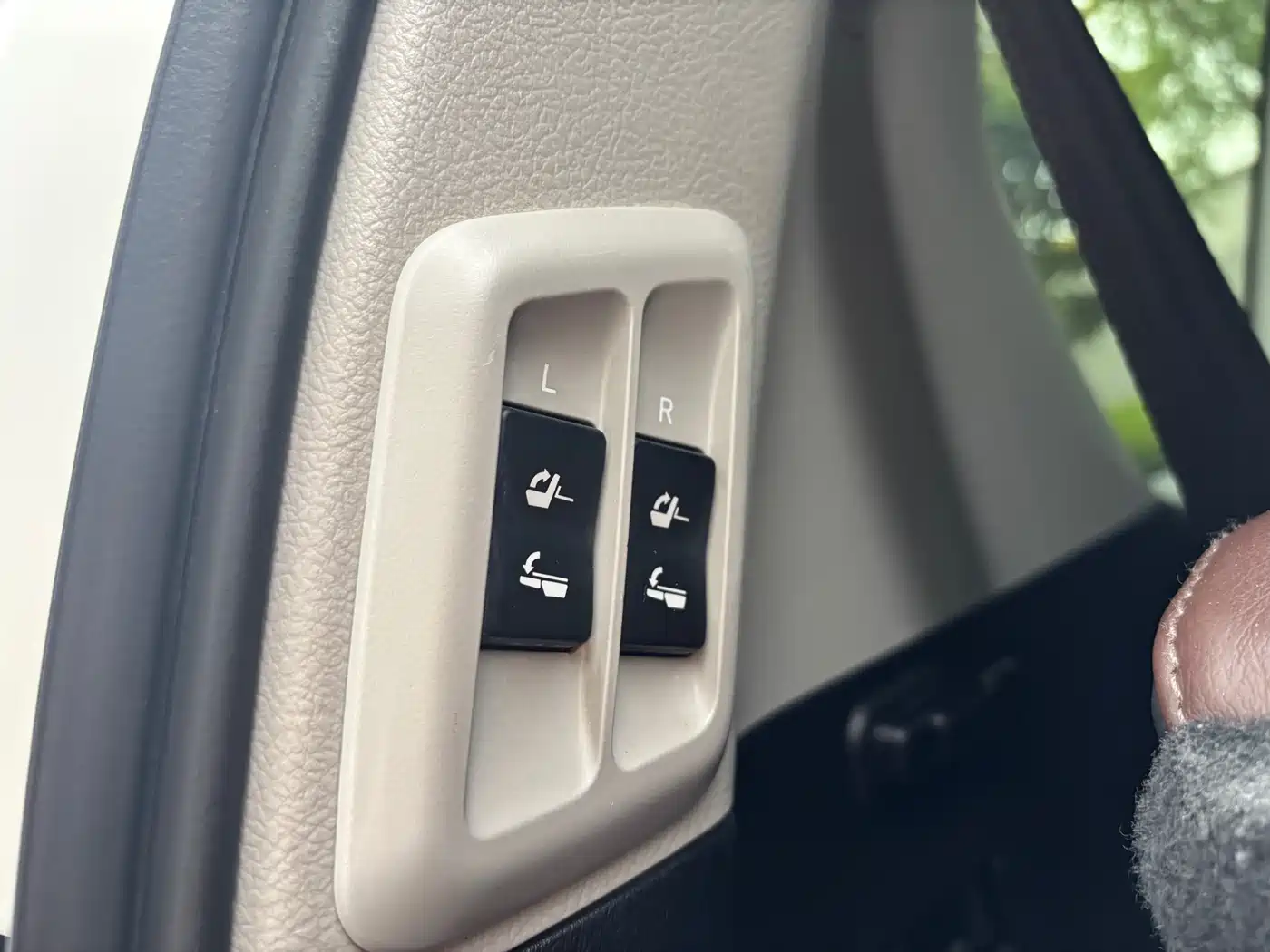 Toyota Prado 2016 3.5L Auto VX фото 21