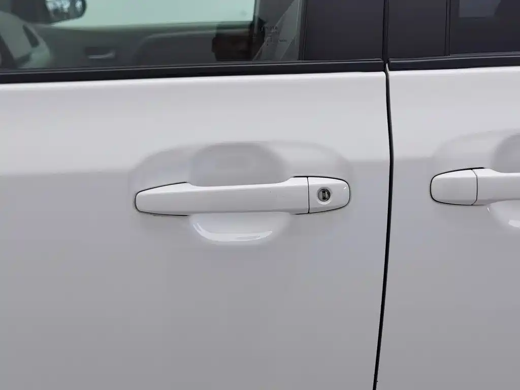 صورة 17 - Toyota Sienna