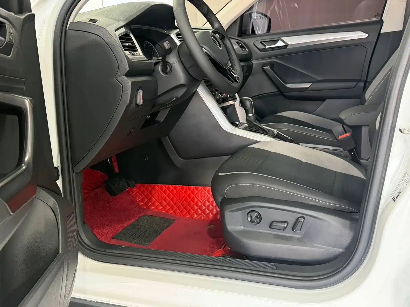 Фото 8 - Volkswagen T-ROC