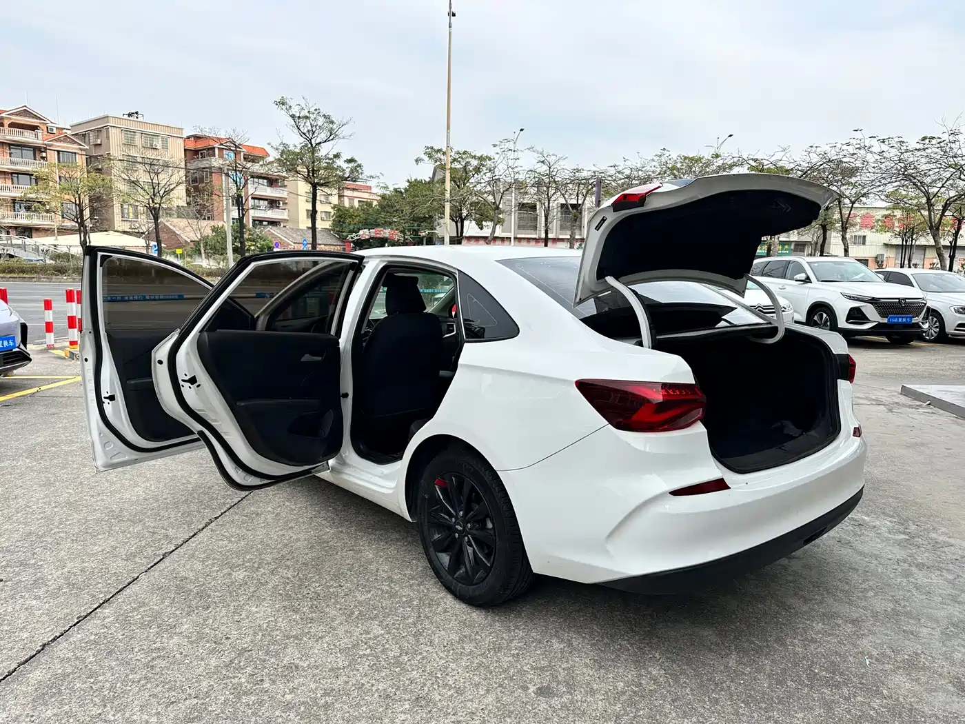 Chevrolet Monza 2019 Redline 320T DCT Joy Edition China VI фото 22