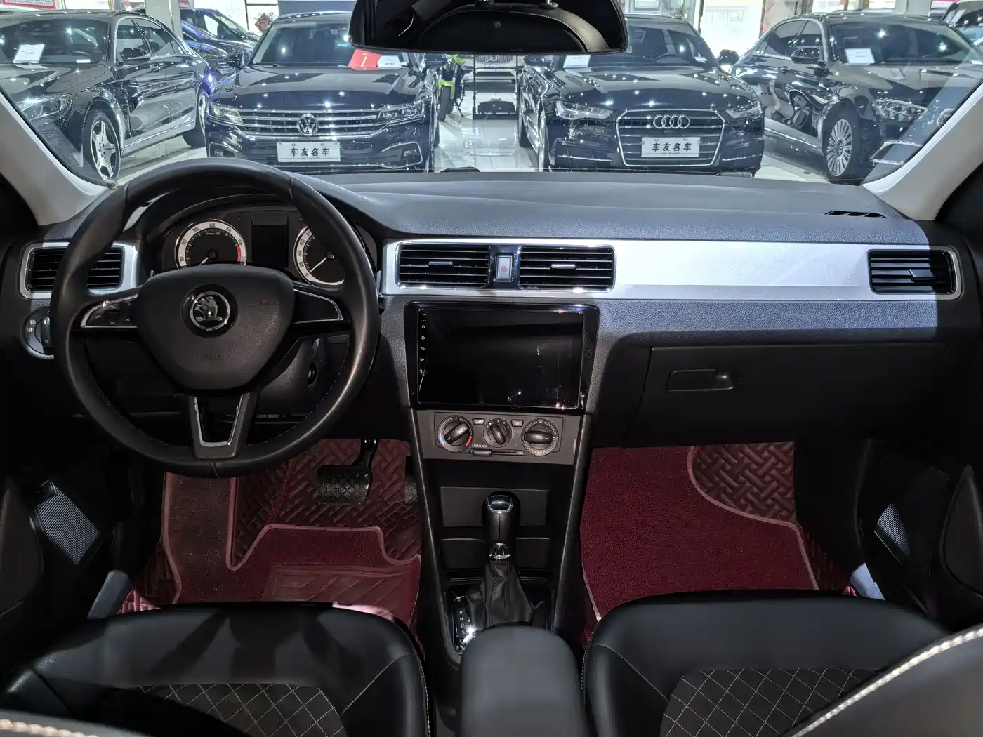 Škoda Rapid 2018 1.6L Automatic Comfort Edition фото 12