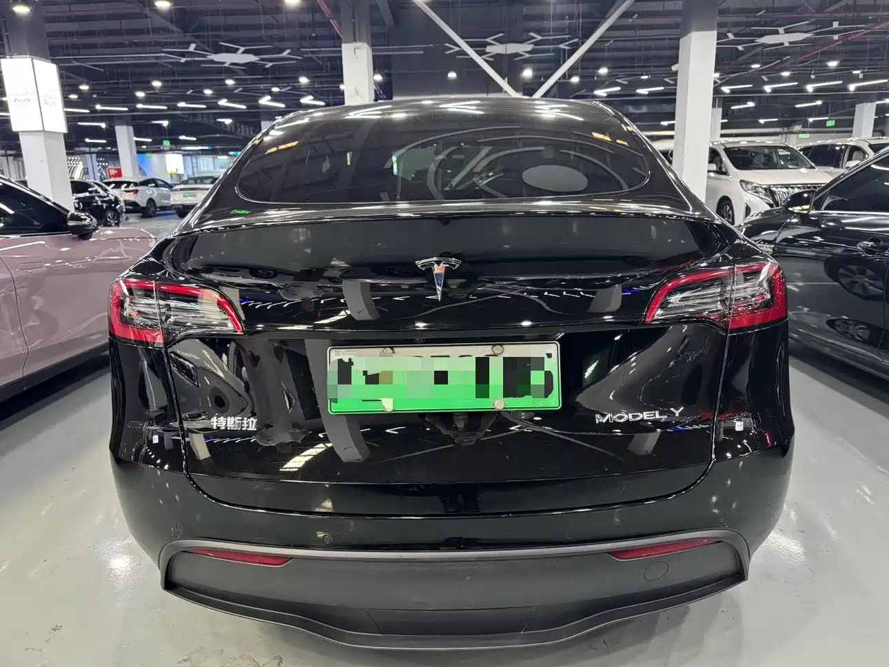 Photo 16 - Tesla Model Y