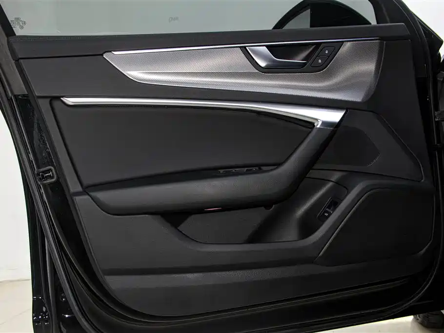 Audi A6L 2021 45 TFSI Exclusive Sport фото 17