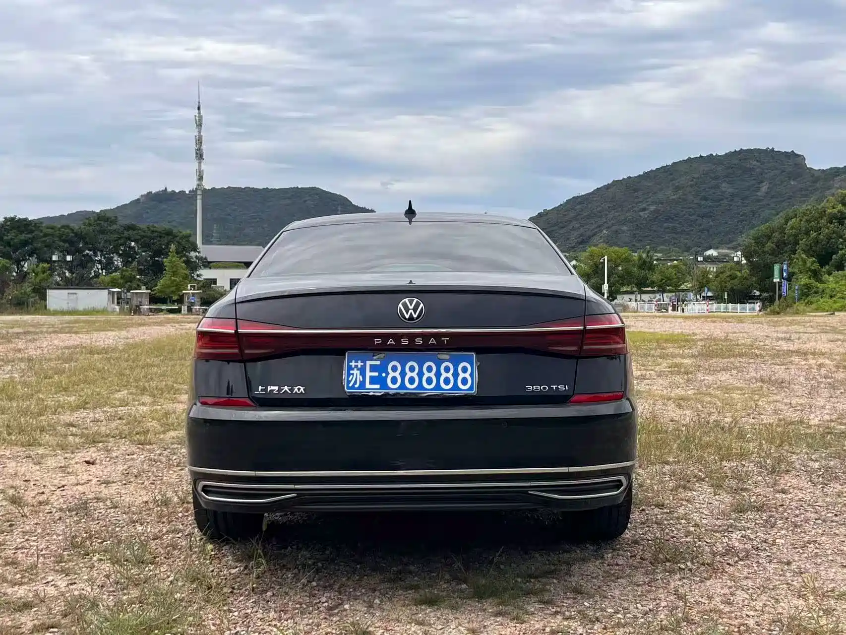 Photo 6 - Volkswagen Passat