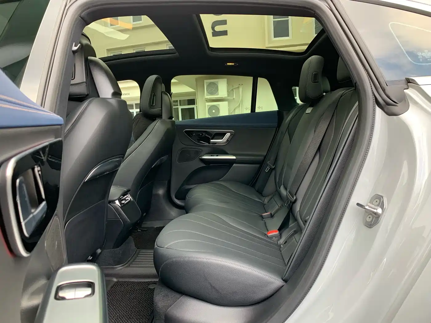 Mercedes-Benz EQE 2022 350 Pioneer Edition фото 15