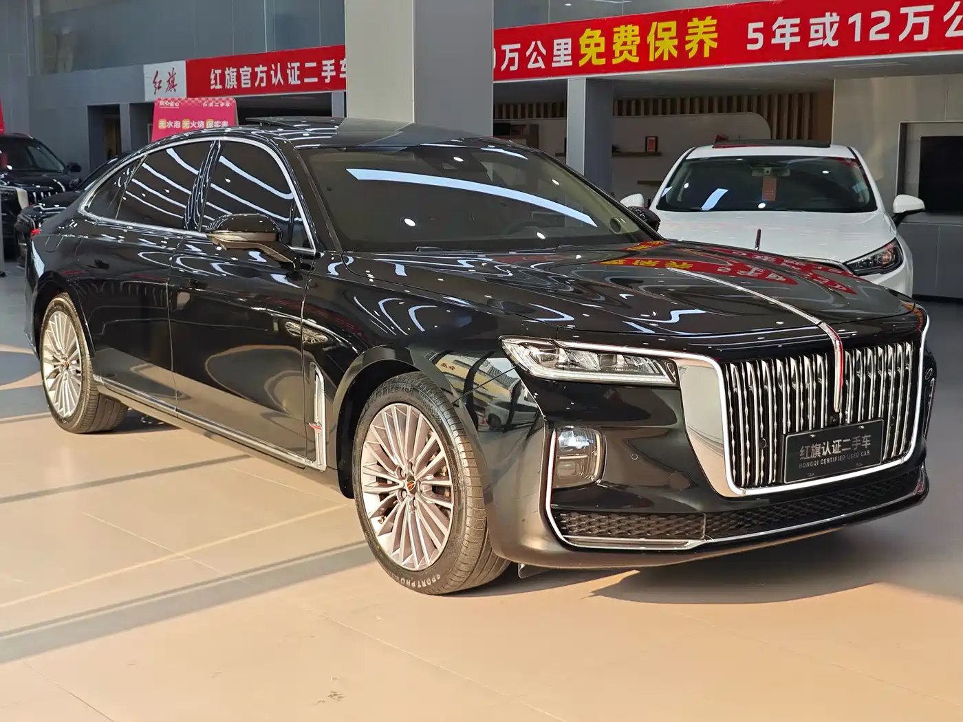 Hongqi H9 2022 2.0T Smart Connect Flag Enjoy Edition фото 3