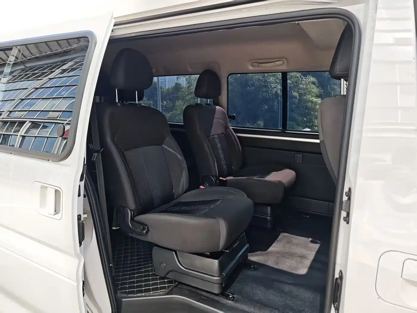 Dongfeng Fengxing Lingzhi New Energy 2026 2025 Model 410km Standard Edition Basic 7-seater
