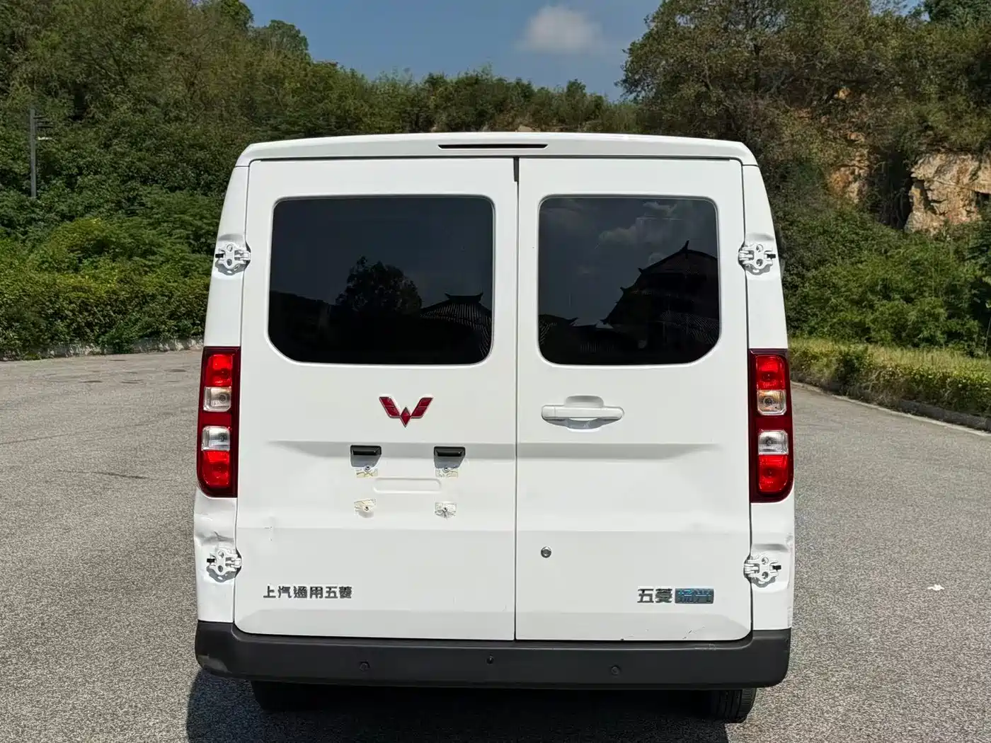 Wuling Motors Wuling Yangguang 2026 2026 Model 330km Passenger Van Comfort Version
