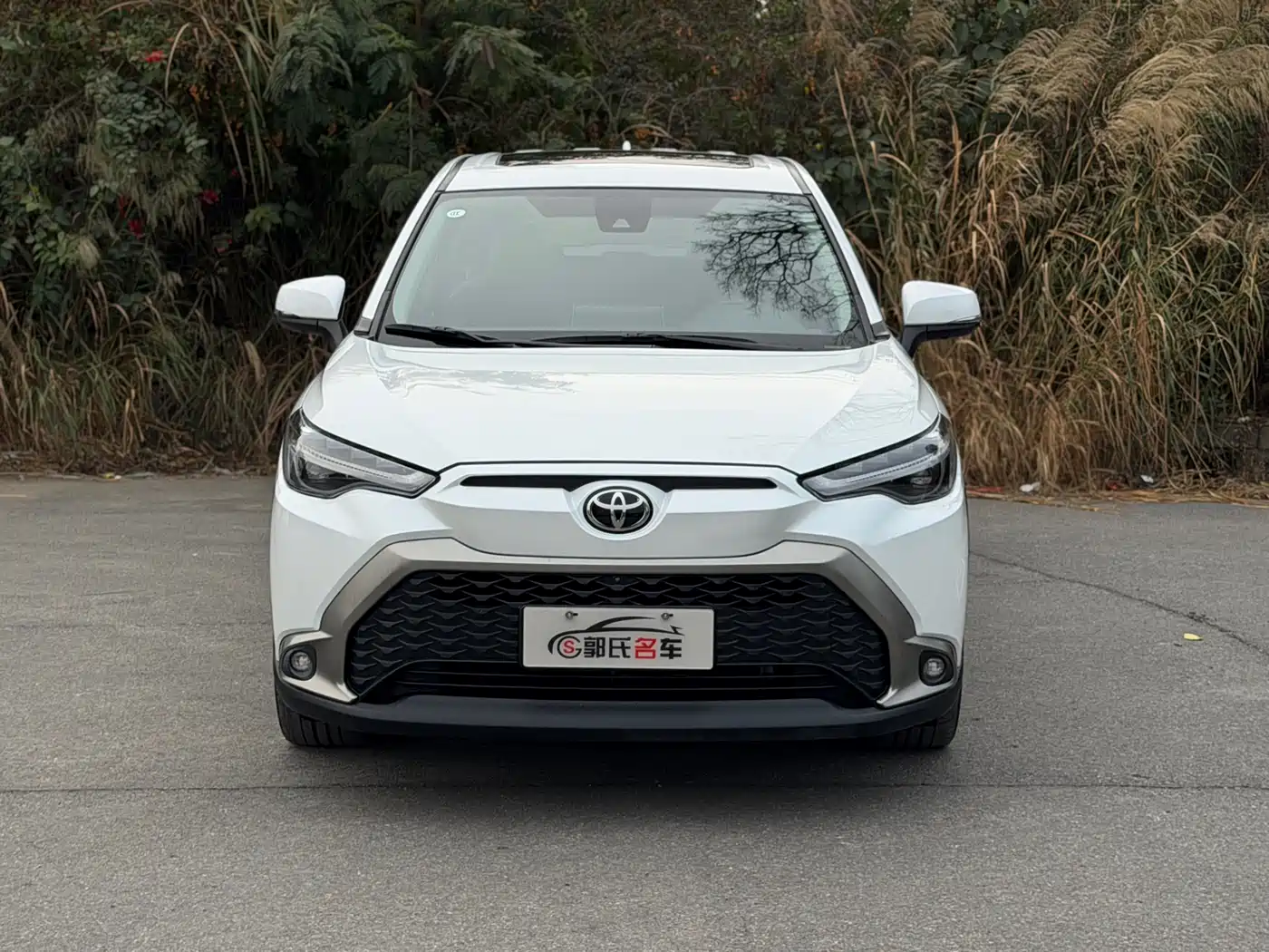 Toyota Frontlander 2022 2.0L CVT Luxury PLUS Edition фото 2
