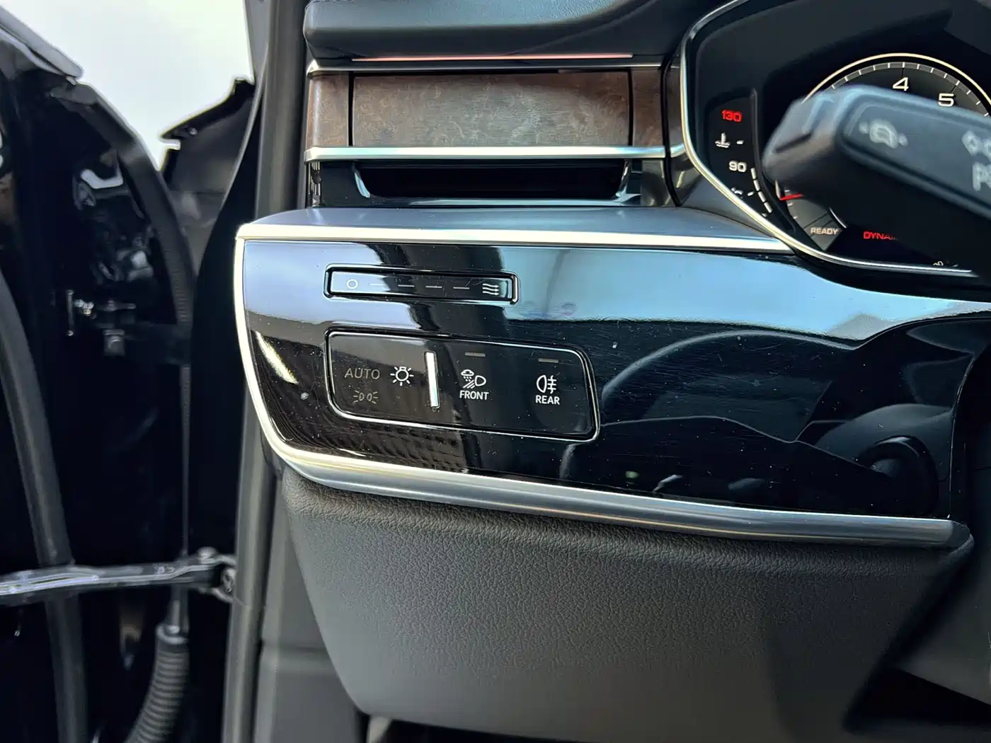 Audi A8 2023 A8L 50 TFSI quattro Premium фото 14
