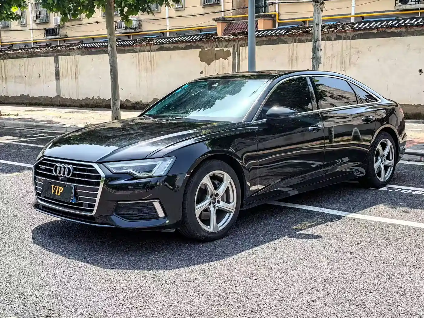 صورة 1 - Audi A6L