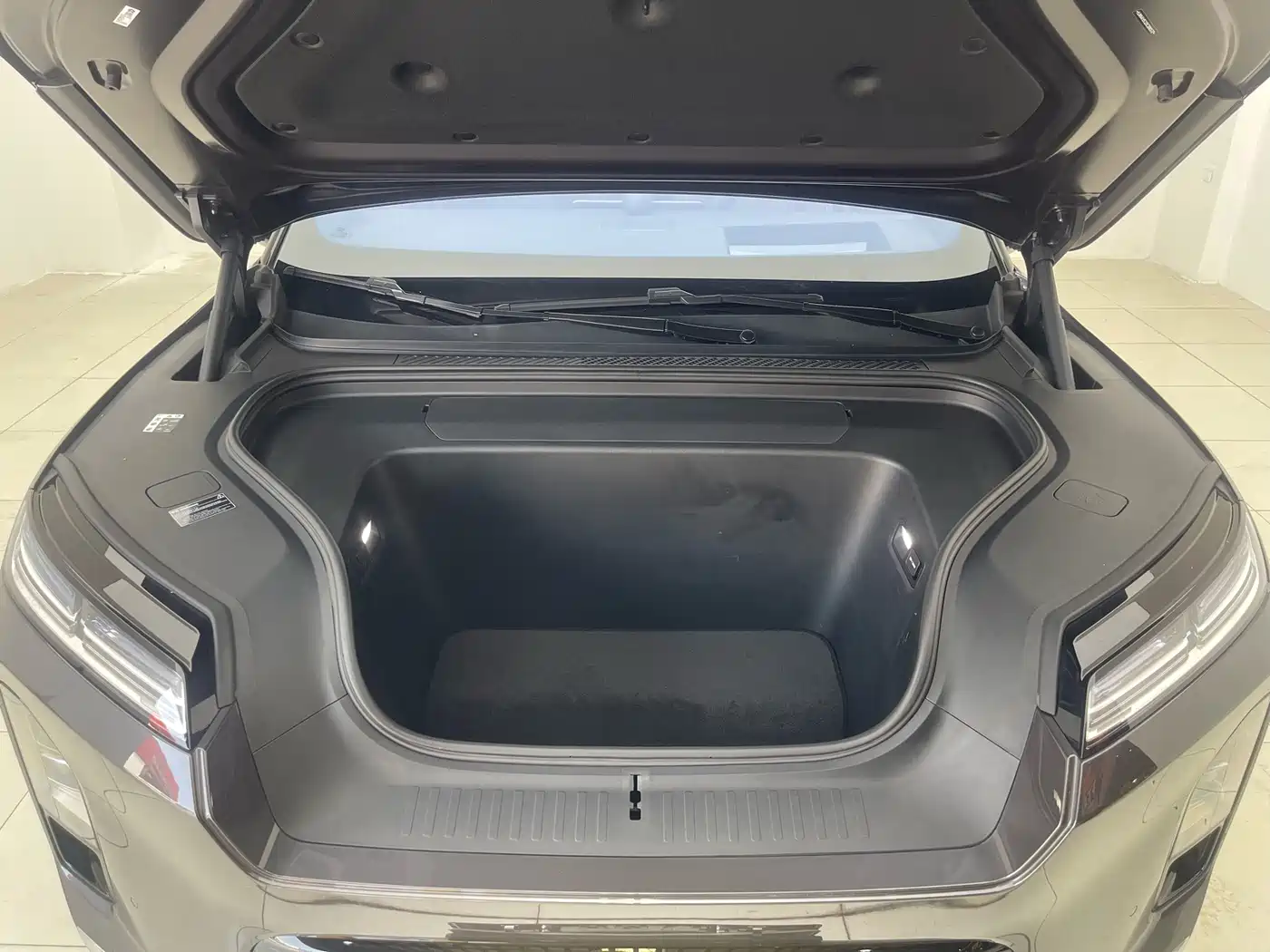 NIO ES8 2025 2025 Model 6-Seat Executive Luxury Edition