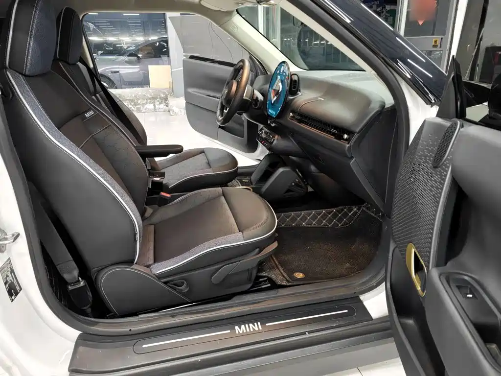 MINI Electric MINI COOPER 2025 2025 Model 456km COOPER E Classic