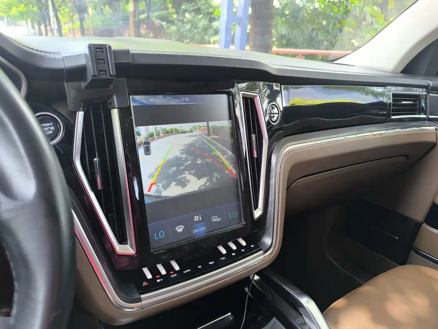Zotye T800 2019 2018 2.0T Automatic Premium Smart Connection 7-seater