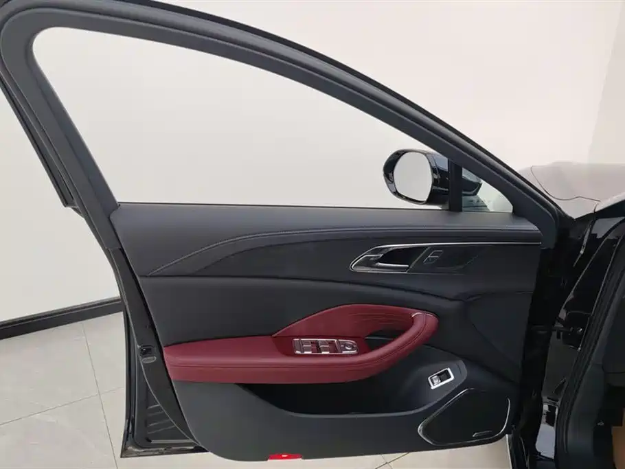 Hongqi H5 2024 1.5T DCT Smart Connect Flag Rhythm Edition фото 7