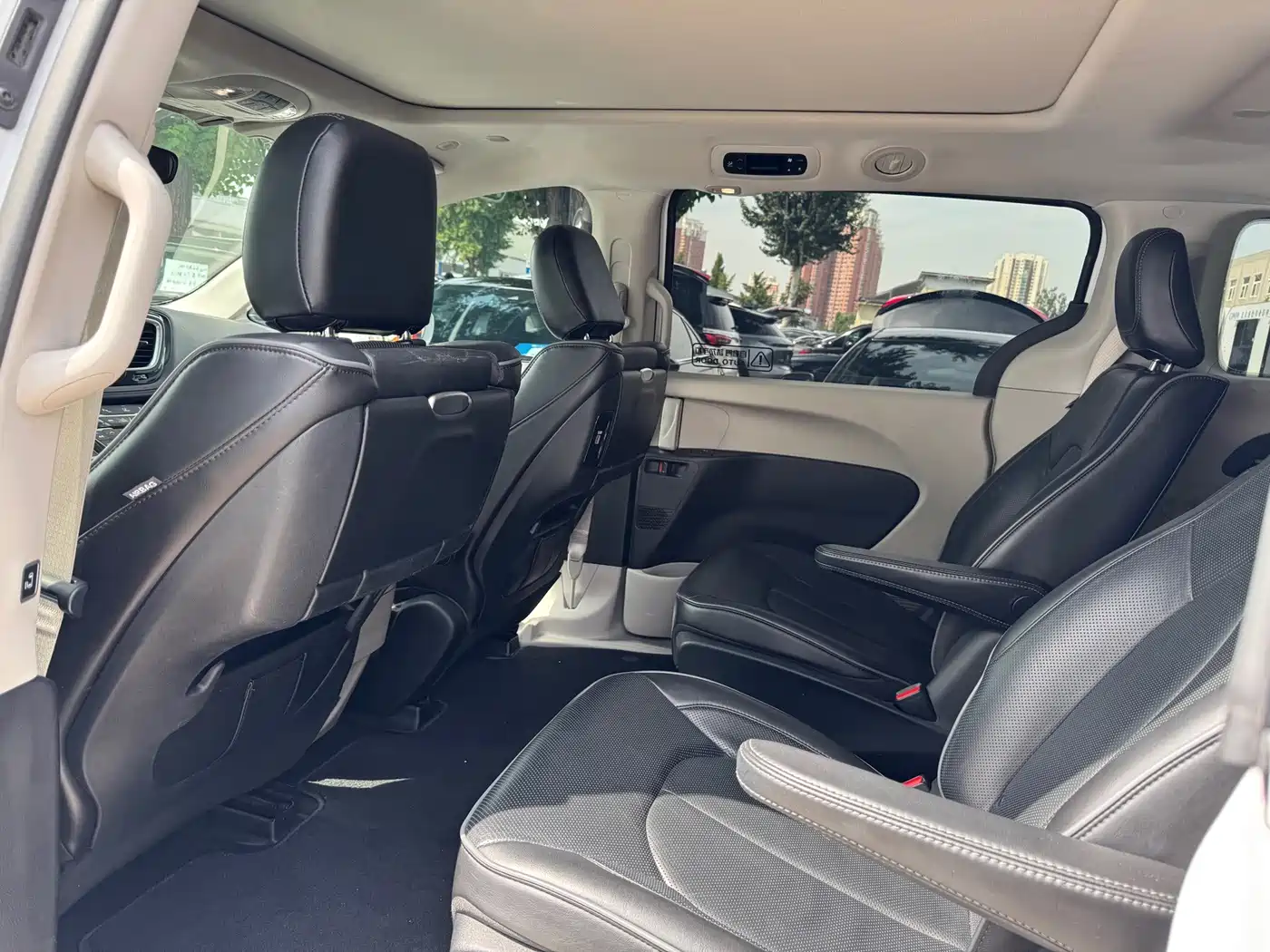 Chrysler Grand Caravan PHEV (Import) 2021 2019 3.6L Plug-in Hybrid