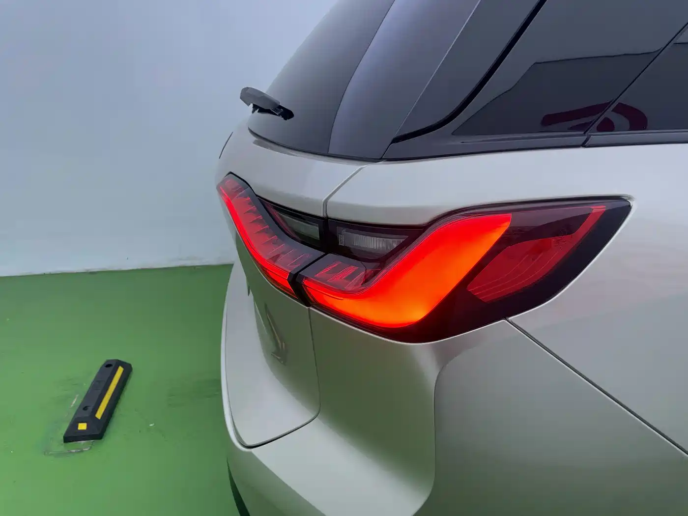 NIO ES8 2019 2018 355KM Standard 6-Seater