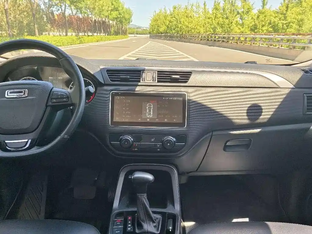 Qoros 5 2019 2018 Facelift 1.6T Automatic Leading
