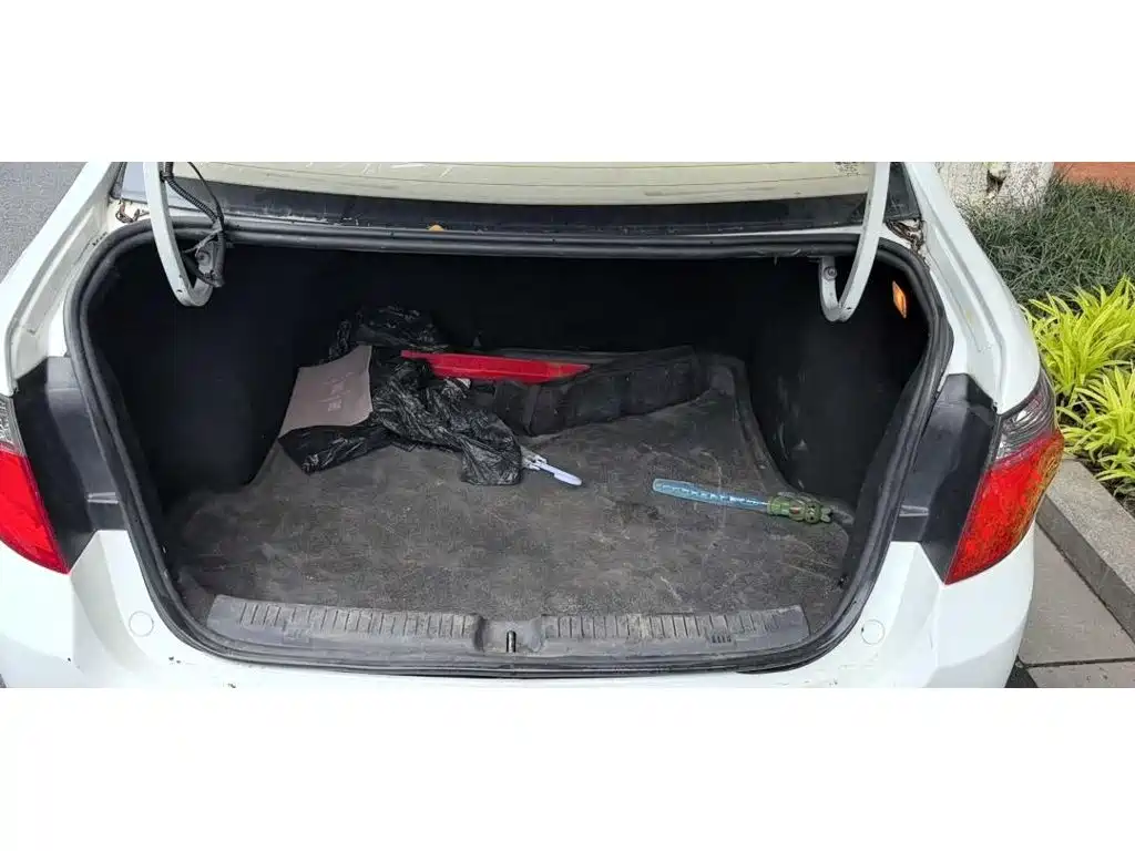 Zhonghua H330 2015 2013 1.5L Automatic Luxury